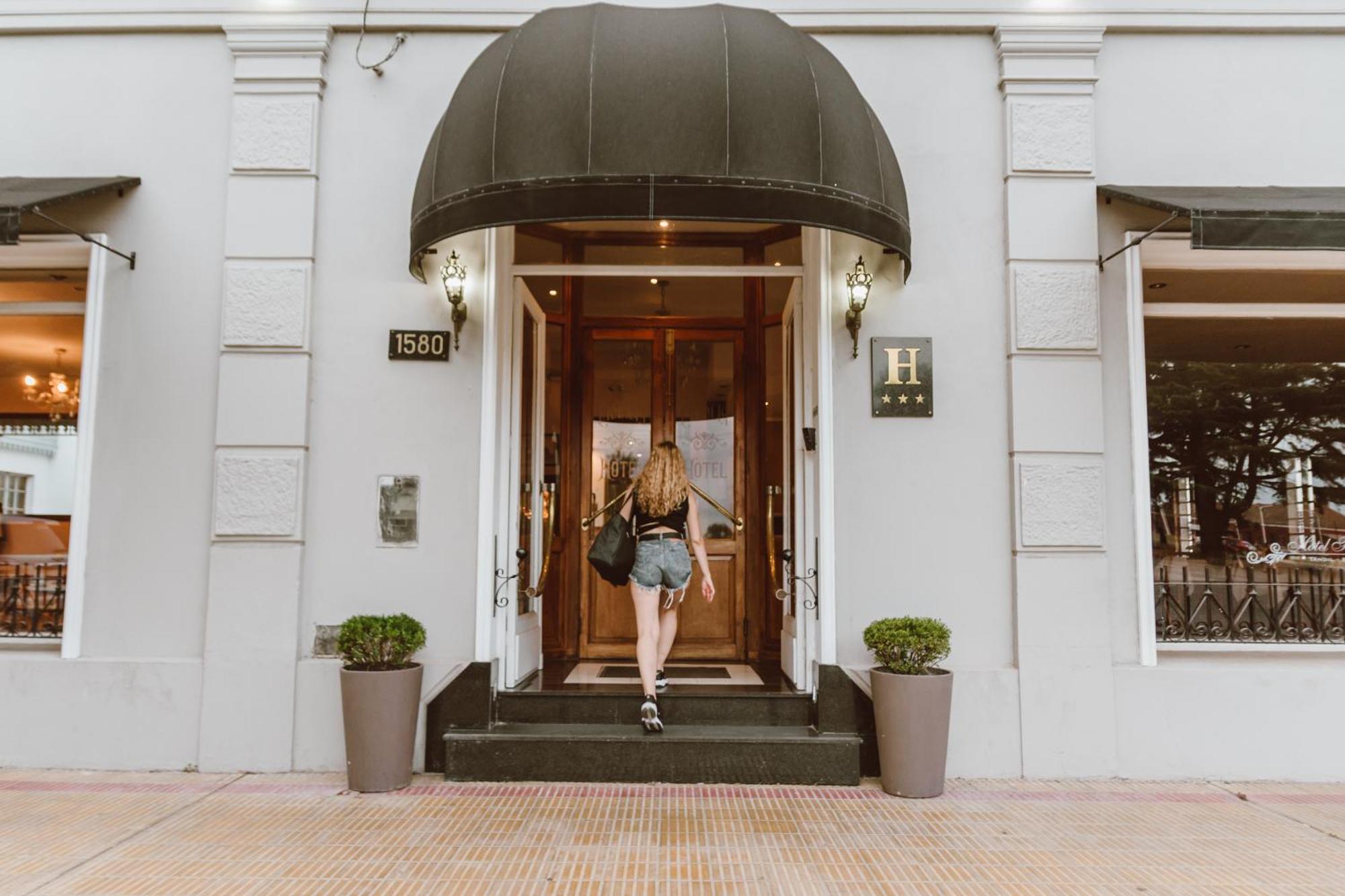 Hotel Francia 坦迪尔 外观 照片